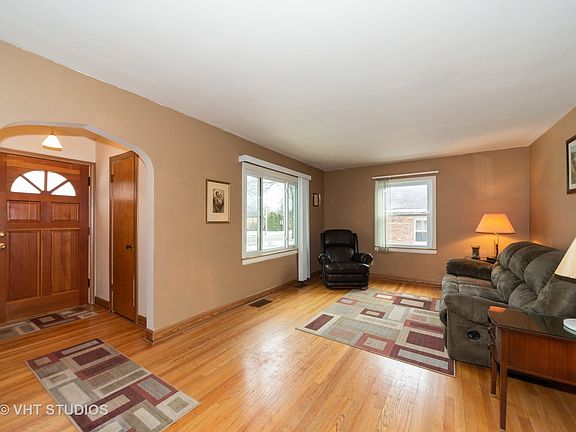 3rd image of 420 N Hillside Ave