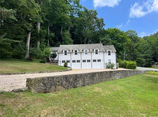1 Lloyd Ln, Huntington, NY 11743
