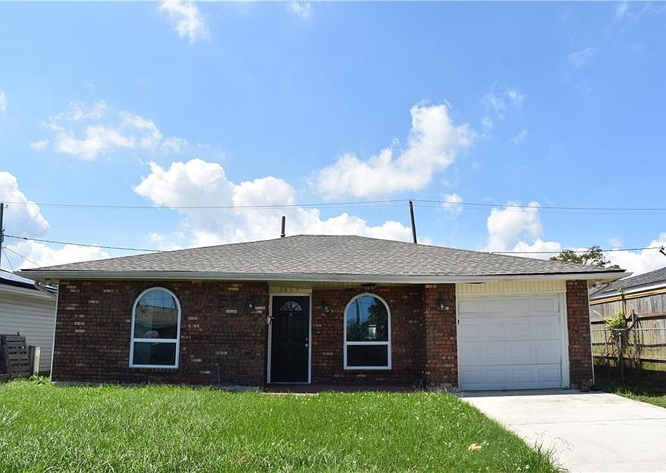 1st image of 3865 W Loyola Dr