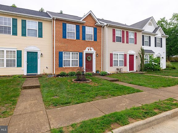 3rd image of 9910 Warwick Pl
