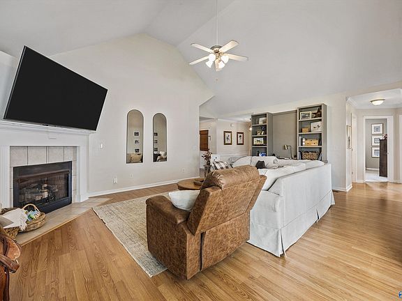 5th image of 103 Red Sunset Cir