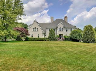 11 Hilltop Rd, Katonah, NY 10536