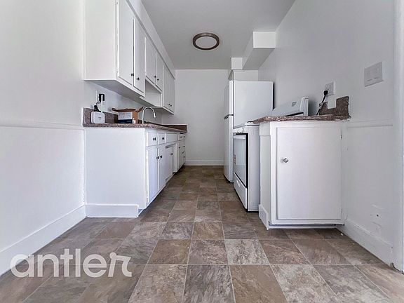 3rd image of 4622 Coliseum St #V107
