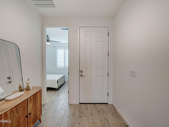 3rd image of 26523 N THORNHILL Court