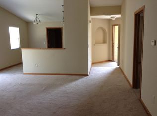 1614 Clover Dr, Junction City, KS 66441