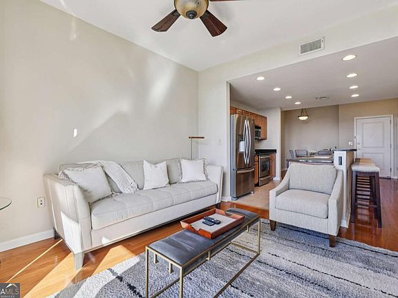 3rd image of 3040 Peachtree Rd NW Unit 606