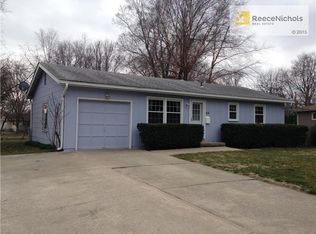 505 NW Falk Dr, Lees Summit, MO 64063