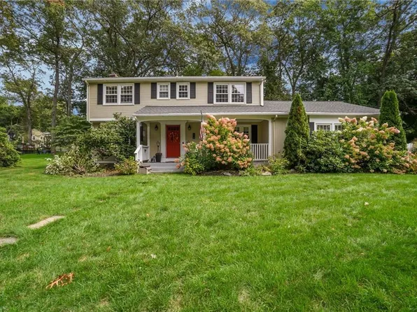 430 Brookline Dr, Warwick, RI 02886