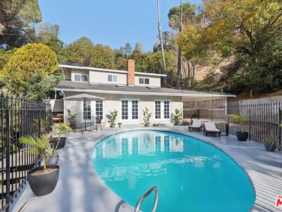 6327 Gilday Dr, Los Angeles, CA, 90068