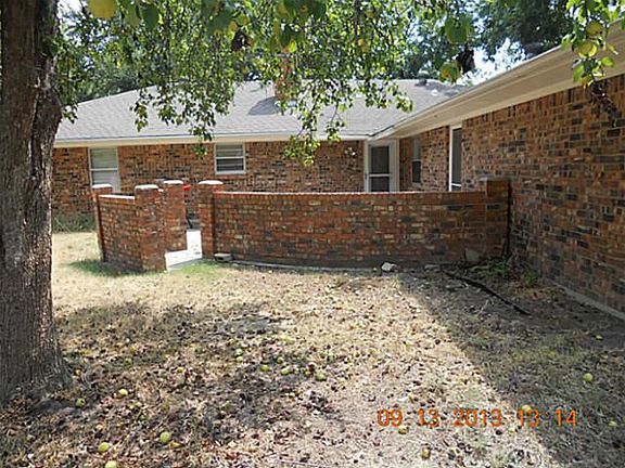 4th image of 1415 E Windsor Dr
