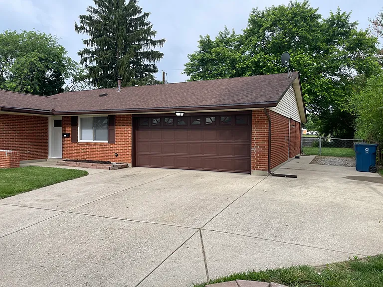 7431 Troy Manor Rd — Photo 2