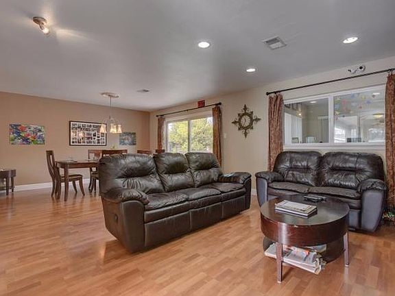 3rd image of 1103 W Latimer Ave Room 3