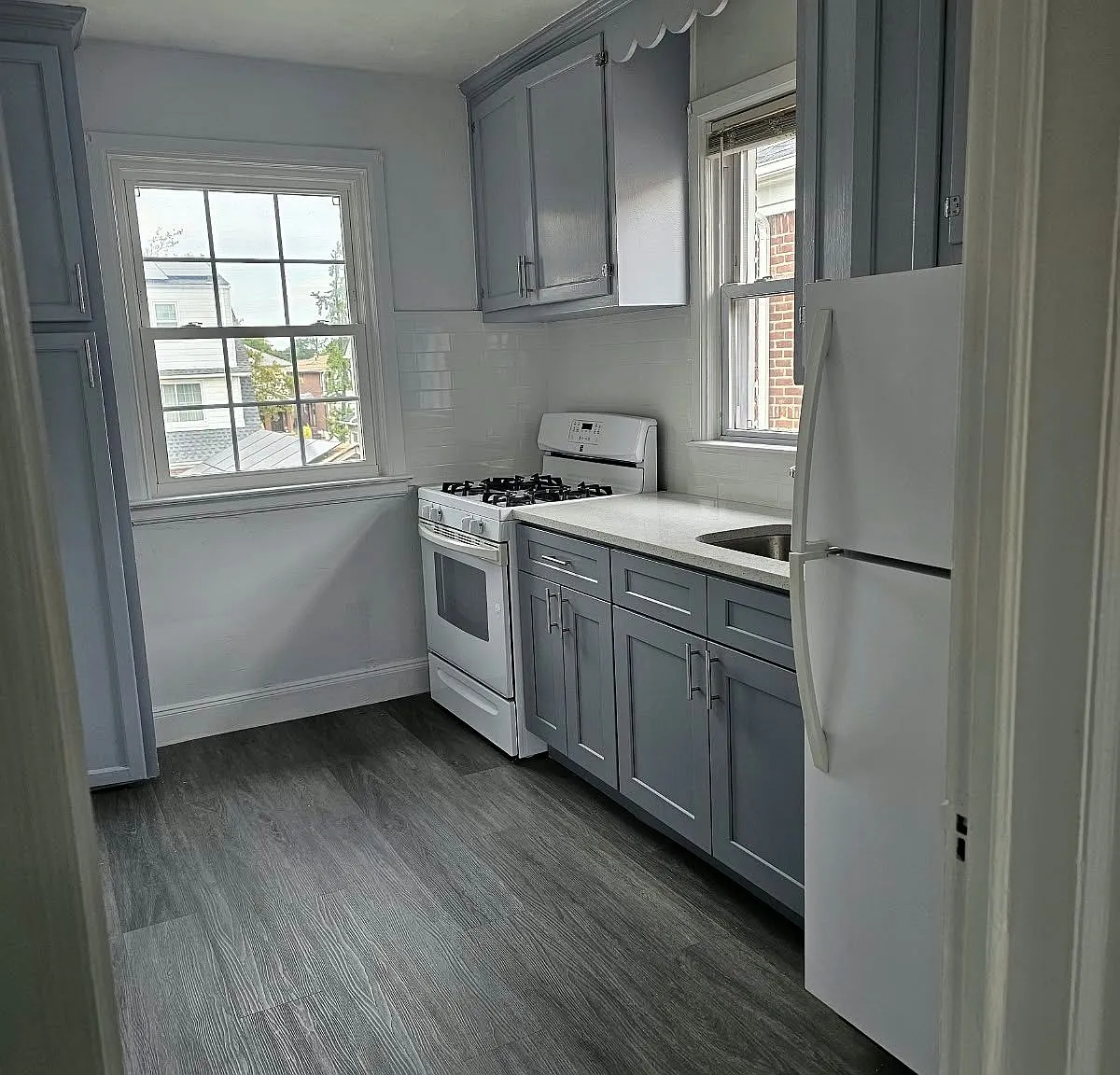 Fully Renovated 2BR in Laurelton, Minutes to JFK: Sunrise and Sunset Views — Photo 2
