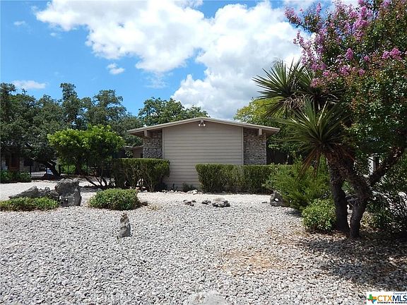 3rd image of 2585 Colleen Dr