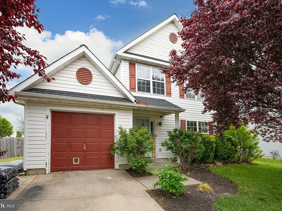1st image of 535 Janvier Dr