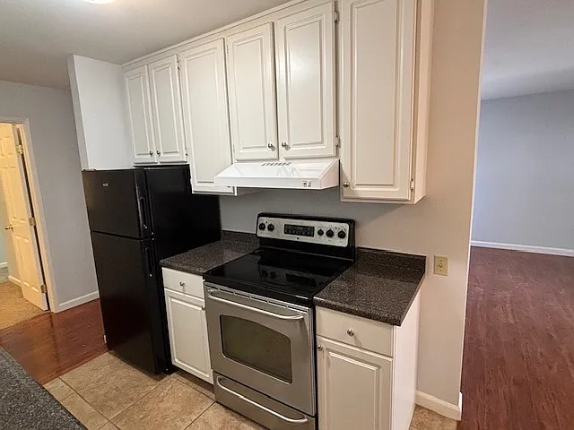 877 Woodside Ln E #9 — Photo 3