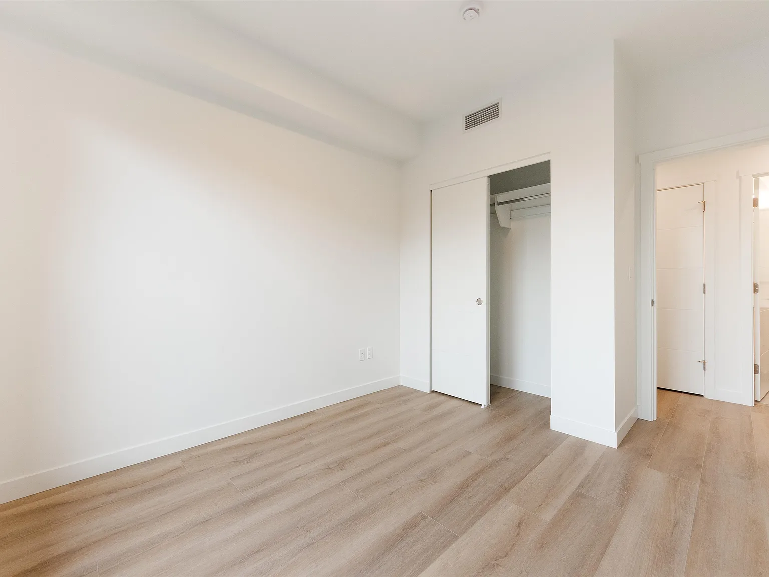 2 bed, 845 sqft, $2,800 — Photo 4