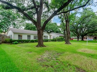 1119 Colonial St, Bellaire, TX 77401