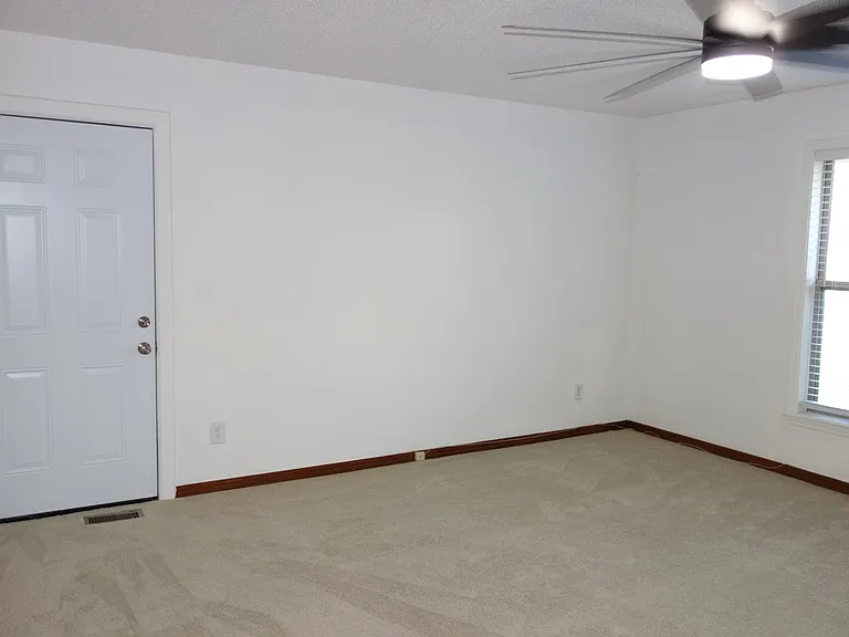 7116 S Indianapolis Ave — Photo 24