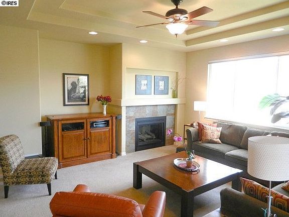 2nd image of 1686 Aylesbury Ct