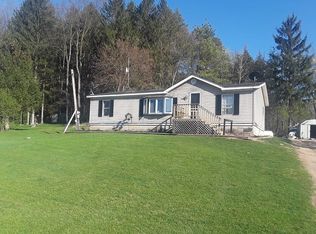 646 Montcalm Ave NE, Lowell, MI 49331