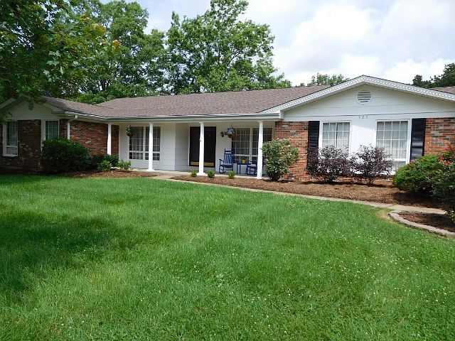 1st image of 325 Woodmar Ct