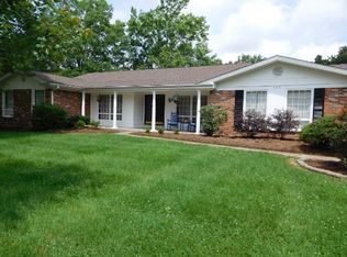 325 Woodmar Ct, Ballwin, MO 63011
