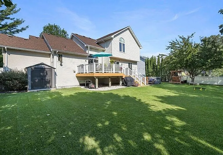 1599 Coventry Ln — Photo 28