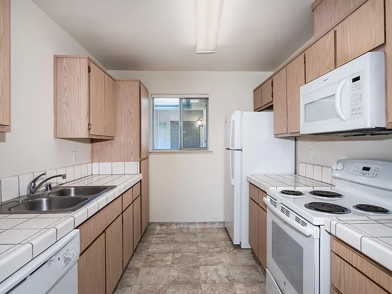 Spruce Pointe — Photo 10