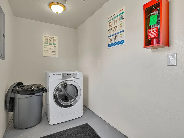BROOK HOLLOW APARTMENTS — Photo 18