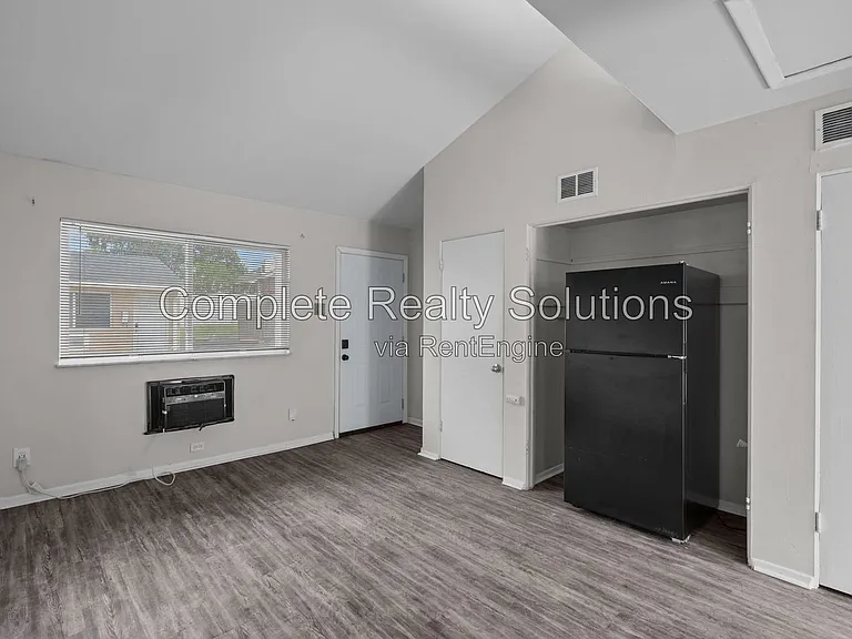 2323 Woodson Rd #E — Photo 6