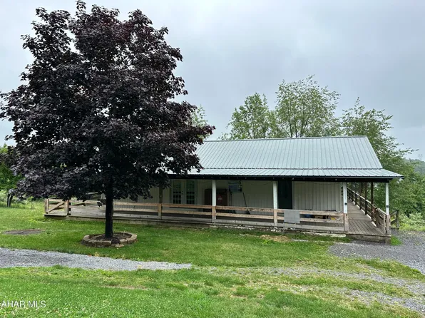 593 Moser Rd, Altoona, PA 16601