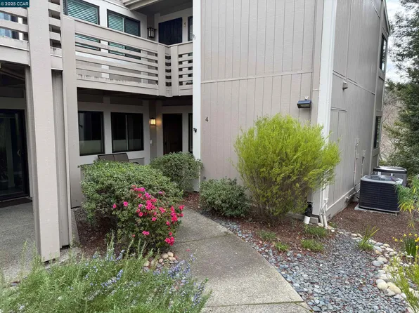 656 Terra California Dr APT 4, Walnut Creek, CA 94595