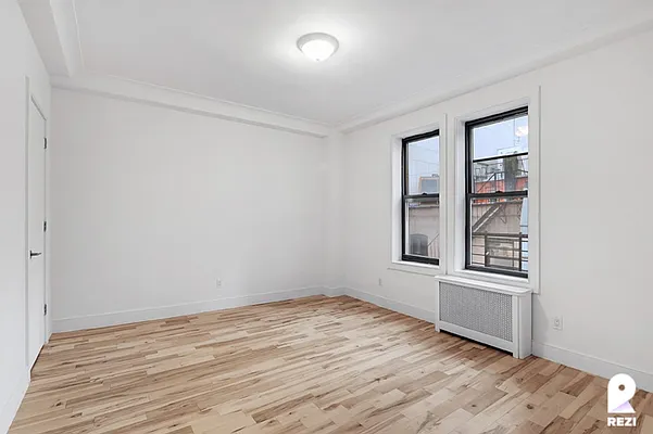 Rented by REZI | media 100