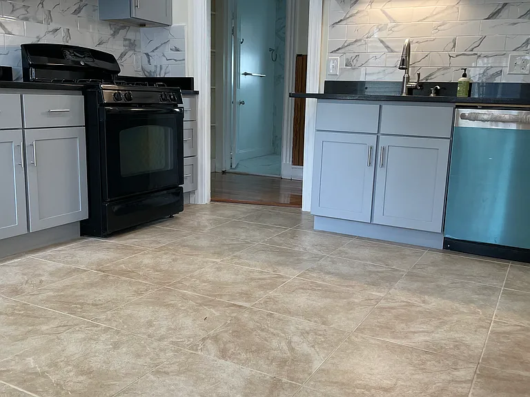 11 Wellington St #11 — Photo 2