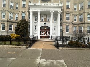 111 Park Dr #30CP, Boston, MA 02215