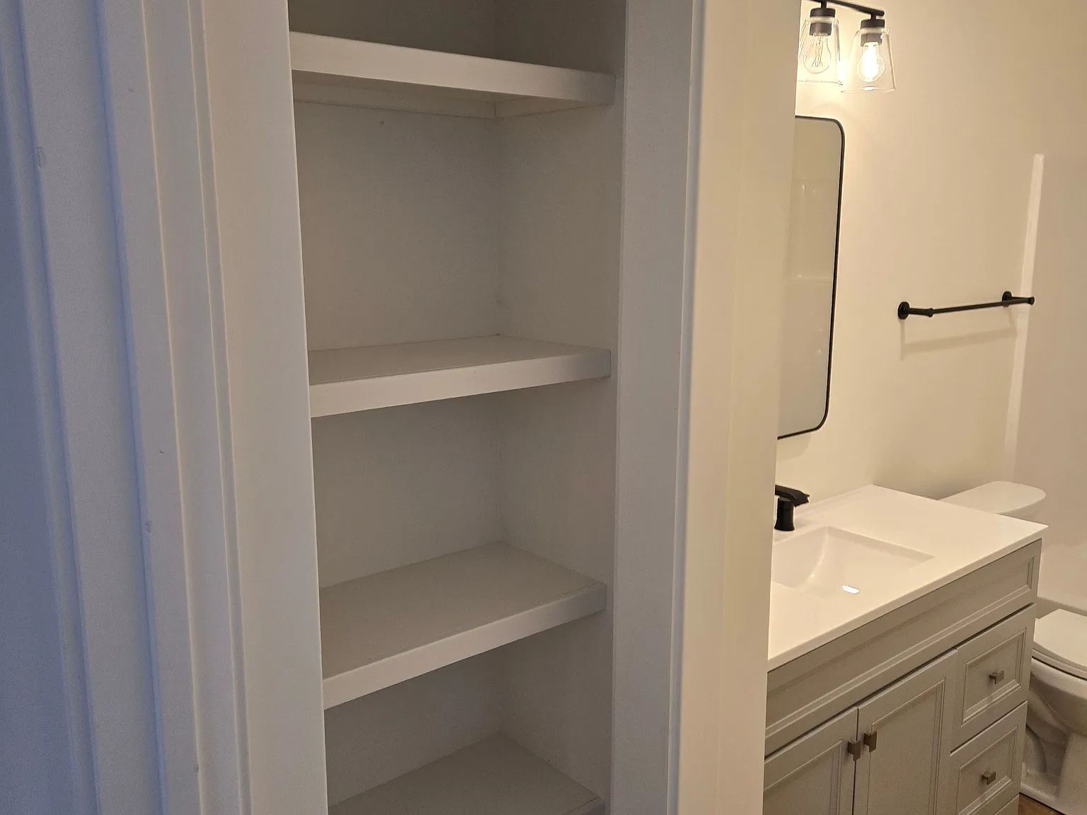 2 bed, 2.5 bath, 1240 sqft, $2,600 — Photo 4