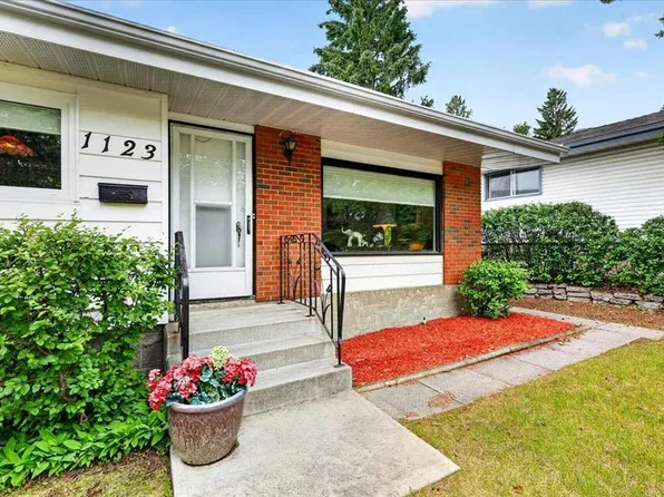 1123 N 48th Ave NW, Calgary, AB T2K 0J6