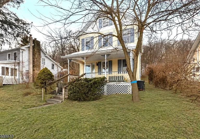 147 Millbrook Ave — Photo 1