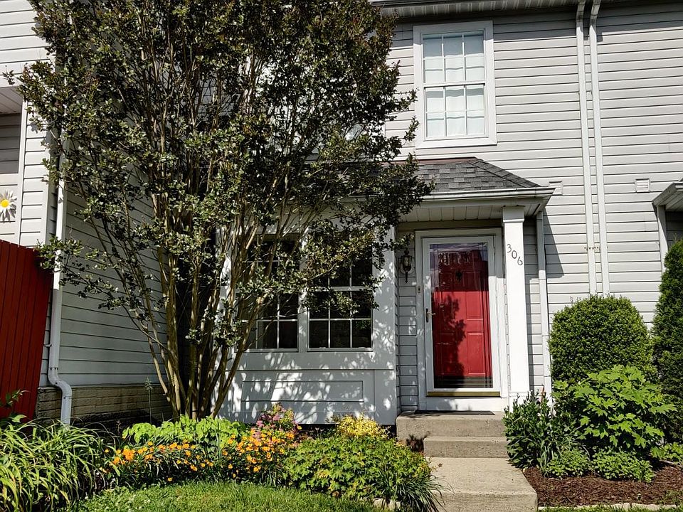 1st image of 306 Barrister Ct