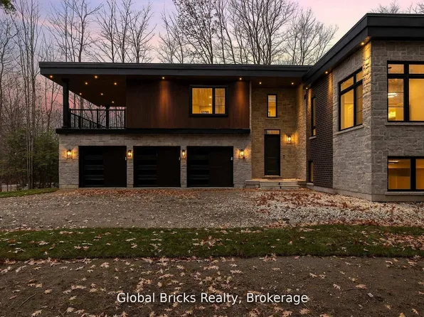 17 Staglir Dr, Tiny, ON L9M 0H2