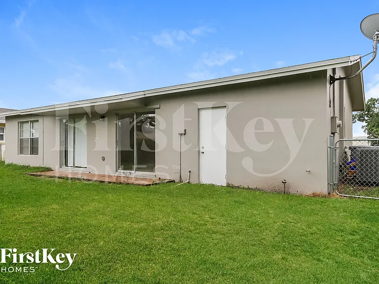 9749 Sandalfoot Blvd — Photo 14
