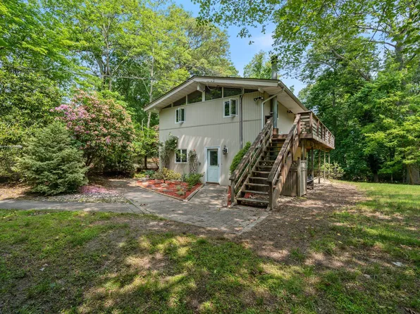 208 Sylvan Drive, Wading River, NY 11792