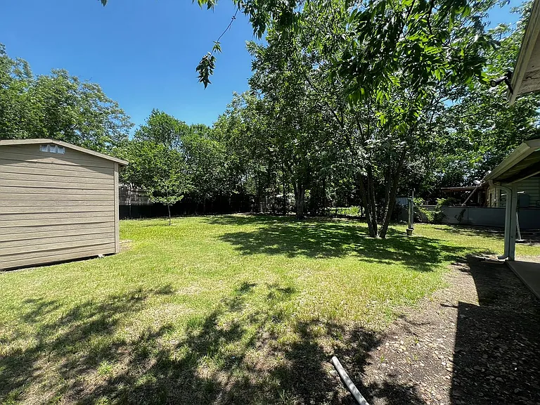 409 Oscar St — Photo 18