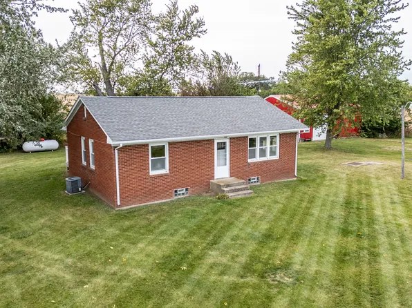 4705 E 7th Rd, Earlville, IL 60518