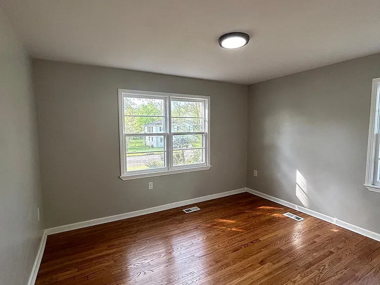540 Camellia Rd — Photo 11