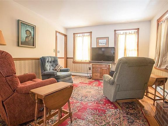 4th image of 1907 Fawn Ln