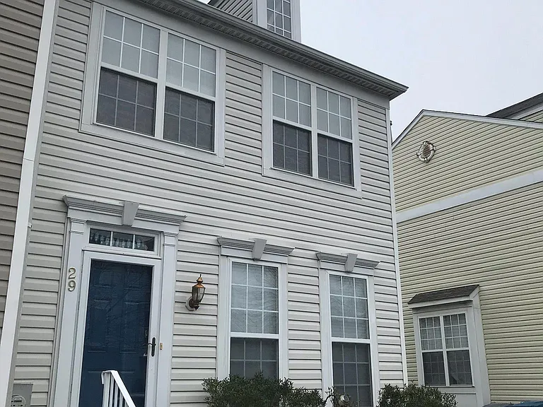 Glennwood Dr — Photo 2