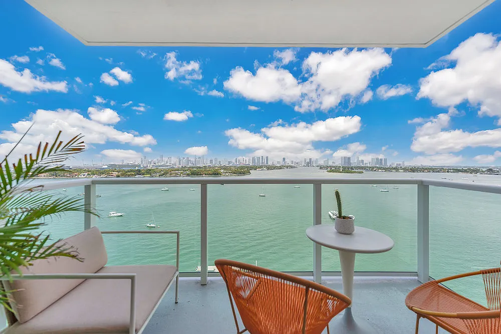 1 bed, 852 sqft, $4,800 — Photo 1