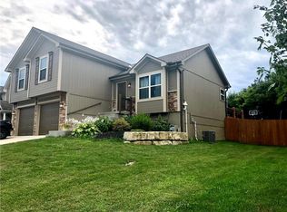 706 SW Joseph Cir, Grain Valley, MO 64029